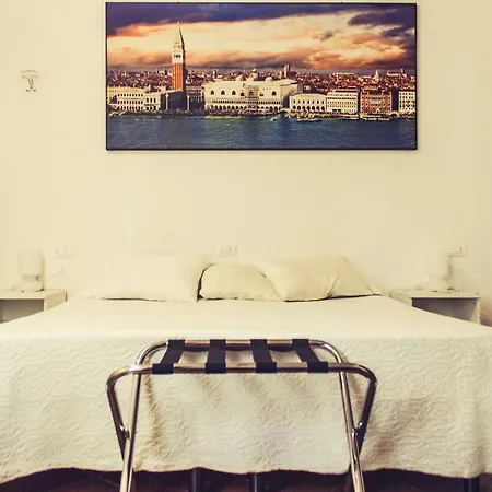 Airport Venice Diego 2 Bed & Breakfast